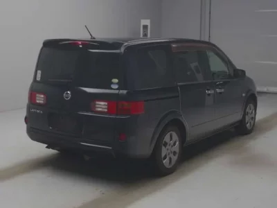 Nissan LAFESTA