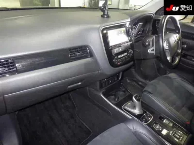 Mitsubishi OUTLANDER PHEV