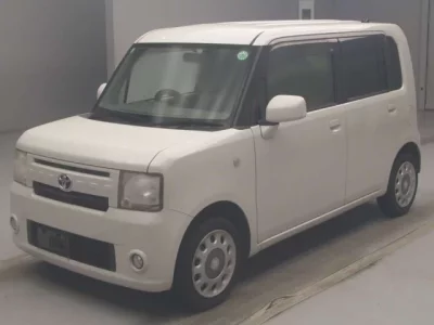 Toyota PIXIS SPACE