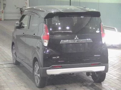 Mitsubishi EK X