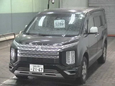 Mitsubishi DELICA D5