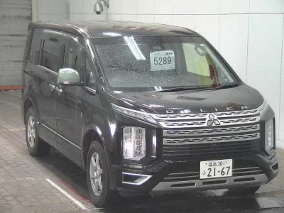 Mitsubishi DELICA D5
