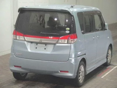 Mitsubishi DELICA D2
