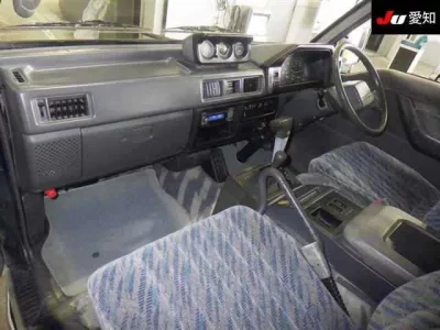 Mitsubishi DELICA WAGON