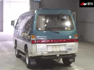 Mitsubishi DELICA WAGON