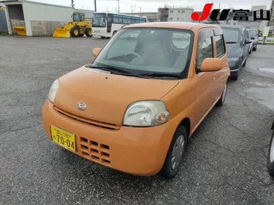 Daihatsu Esse