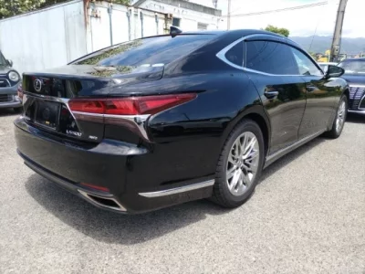 Lexus LS