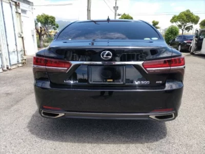 Lexus LS