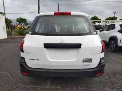 Mitsubishi LANCER VAN