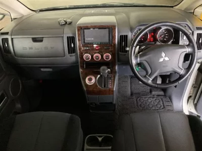Mitsubishi DELICA D5