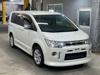Mitsubishi DELICA D5