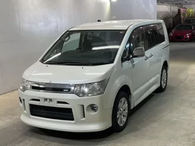 Mitsubishi DELICA D5