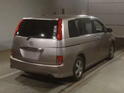 Toyota ISIS