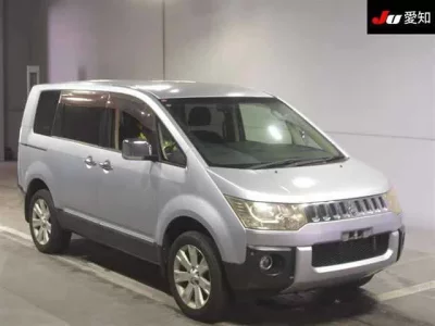 Mitsubishi DELICA D5