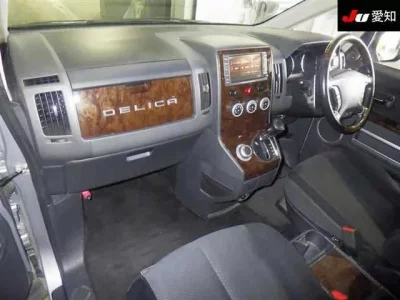 Mitsubishi DELICA D5