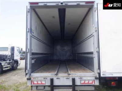 Isuzu TRUCK
