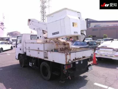 Isuzu TRUCK