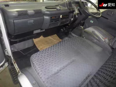 Isuzu TRUCK