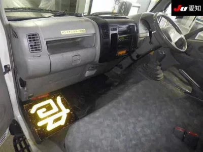 Hino TRUCK