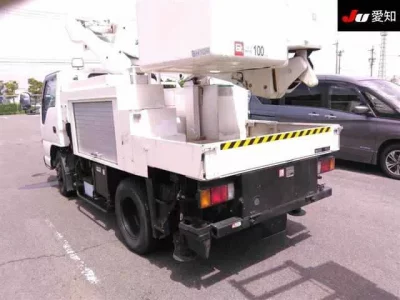 Isuzu ELF