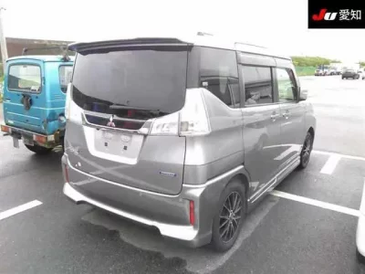 Mitsubishi DELICA D2