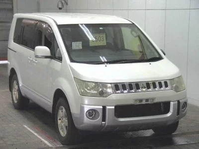 Mitsubishi DELICA D5