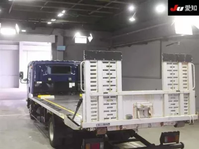 Isuzu TRUCK