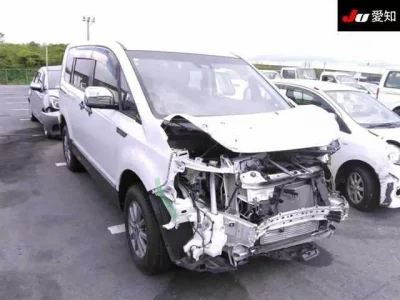 Mitsubishi DELICA D5