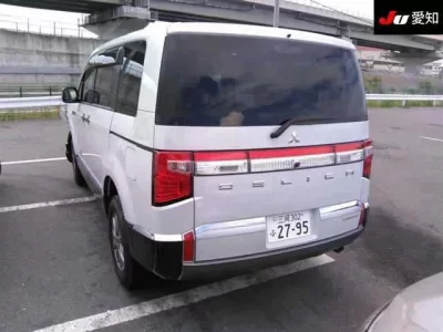 Mitsubishi DELICA D5