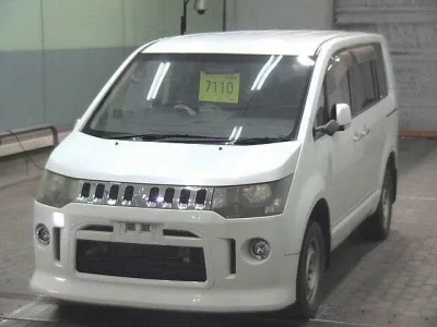 Mitsubishi DELICA D5