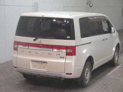 Mitsubishi DELICA D5