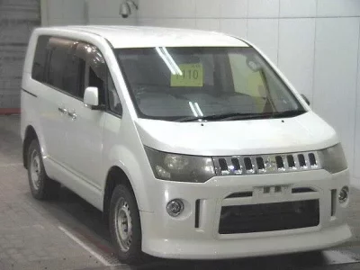 Mitsubishi DELICA D5