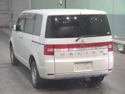 Mitsubishi DELICA D5