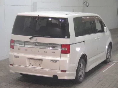 Mitsubishi DELICA D5