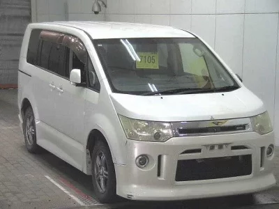 Mitsubishi DELICA D5