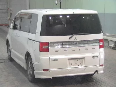 Mitsubishi DELICA D5