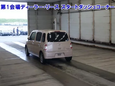 Daihatsu MIRA