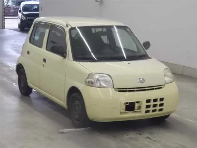 Daihatsu Esse
