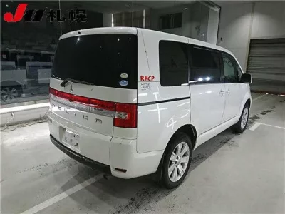 Mitsubishi DELICA D5