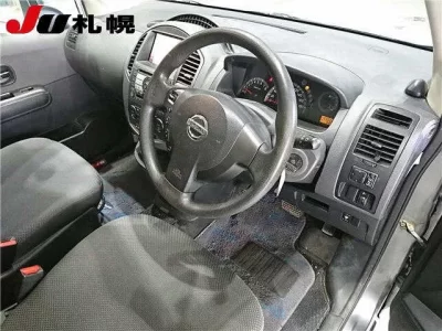 Nissan LAFESTA