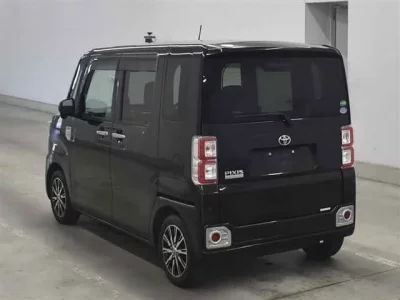 Toyota PIXIS MEGA