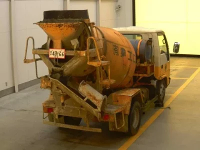 Isuzu ELF