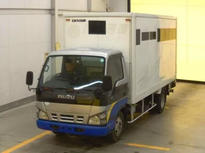 Isuzu ELF