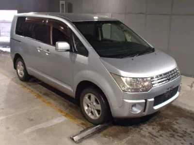 Mitsubishi DELICA D5