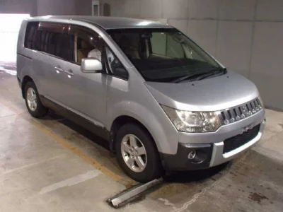 Mitsubishi DELICA D5