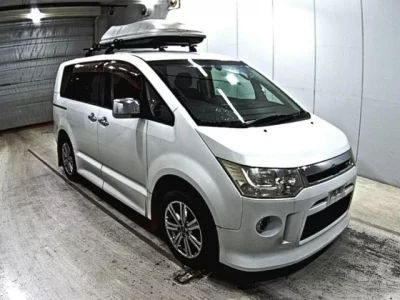 Mitsubishi DELICA D5