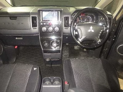 Mitsubishi DELICA D5
