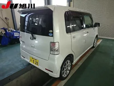 Toyota PIXIS SPACE