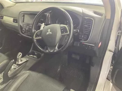 Mitsubishi OUTLANDER PHEV