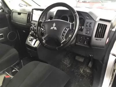 Mitsubishi DELICA D5